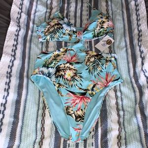 New Hurley bathing suit xl